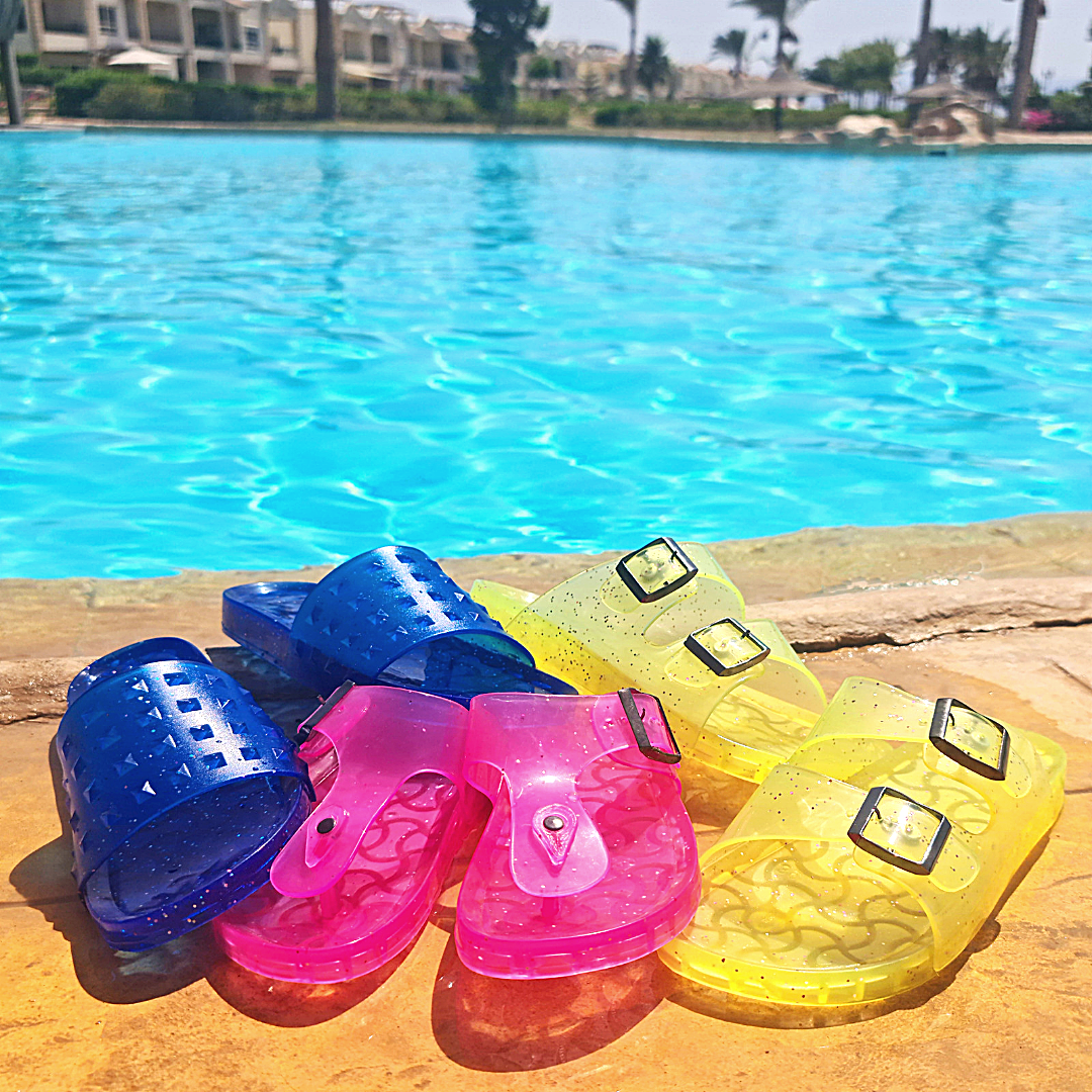 Neon yellow top jelly sandals